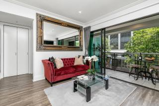 Spacious Sky Tower View! - 5