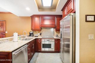 Ski in/out at Westgate, 1BR Condo, Resort amenities, Multiple Pools, Onsite Spa, & Restaurant 3806A - 3