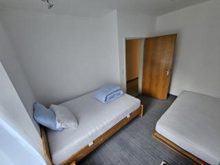 Private 3-Zimmer Apartment -Private WC, Dusche, Küche- - 1