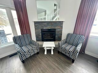 Family Townhome with outdoor pool access - 8