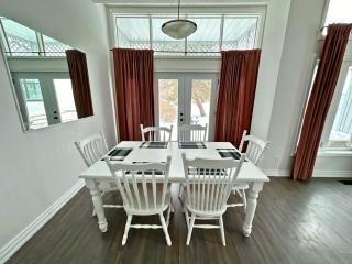 Family Townhome with outdoor pool access - 6