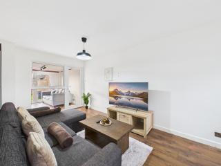 3-Bed Semi-Detached Perfect for Work & Family with Parking - Tilehurst - 2