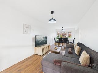 3-Bed Semi-Detached Perfect for Work & Family with Parking - Tilehurst - 9