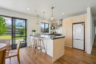 Cosy 4 Bedroom Home - 5