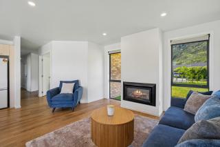 Cosy 4 Bedroom Home - 8