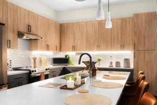 Lux 1BR Near Downtown & Domain Pool, Gym - 7