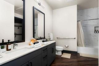 Lux 1BR Near Downtown & Domain Pool, Gym - 1