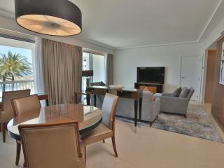 Mövenpick Hotel Beirut - 8