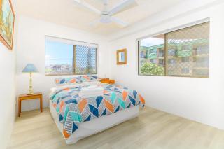 Ocean Views at Acacia - Beachfront Apartment - 8
