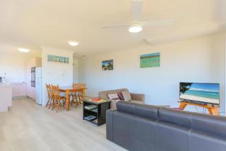 Ocean Views at Acacia - Beachfront Apartment - 4