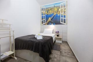 Smart Hotel Rooms near metro 24/7 - 7