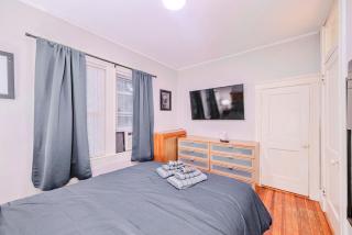 Fits14, 6BR, 2Full Apartments, 2Full Kitchens, Laundry - 9