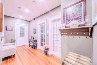 Fits14, 6BR, 2Full Apartments, 2Full Kitchens, Laundry - 1