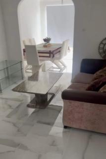 4 Bed Detached Home Perfect for Families & Groups - 0