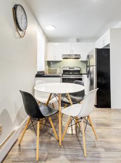 Griffintown Central 2BR - Montreal - 3