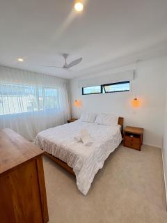 Brand New Designer Coastal Retreat - 3