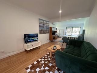 Spacious Homelike King Studio Retreat in Roseville - 9