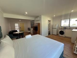 Spacious Homelike King Studio Retreat in Roseville - 7