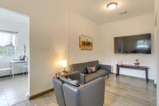 4 Mi to Lake Bastrop Pet-Friendly Apartment! - 5