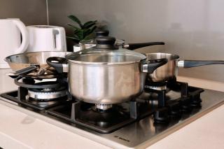 1Br City View apt near SthnCrs Wifi Pool Gym - 1