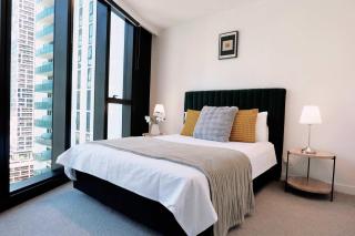 1Br City View apt near SthnCrs Wifi Pool Gym - 4