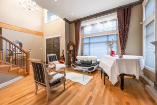 Bright 1BR Suite Near Metrotown Quiet Convenient - 6