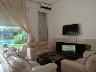 Villa de Luxe à marrakech - Location Journalière, Piscine & Confort Absolu - 0