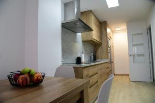Renovated Apartment Centrally located wifi - 3