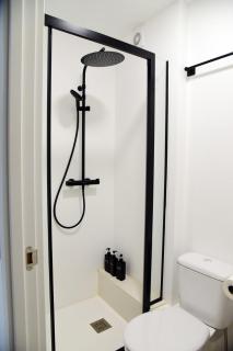 Renovated Apartment Centrally located wifi - 1