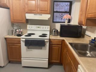 Charming & Spacious Apt in Historic Rowhouse - 8