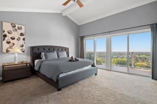 Luxury Hilltop Pool Villa with Stunning City Views - 4