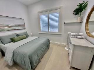 Dolphin Sands - flat barefoot walk to Coogee Beach - 7