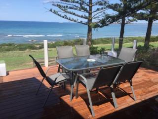 Elandra Hayborough - Pet Friendly No Fencing - No Linen Included - 3