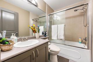 Bright 1BR Suite Near Metrotown Quiet Convenient - 1