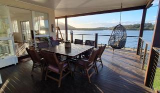 Sensational Waterfront Apartment - 2