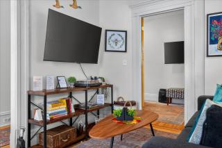 Charming 1BR Steps from Church Street - Downtown - 2