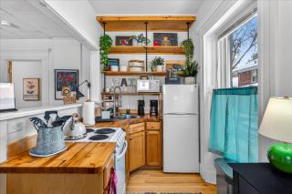 Charming 1BR Steps from Church Street - Downtown - 9