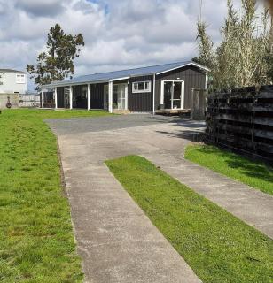 Hosts on the Coast Art in the Park - 7