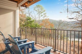Ozark Lakeside Loft, Scenic View, Modern Comfort - 7
