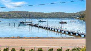 'Footsteps to the Bay' by HolidayCo - 7