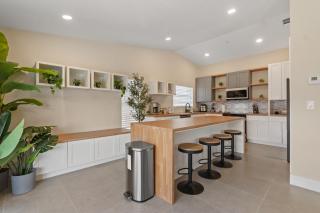 Heated Pool BBQ Spain Villa Near FIU - 4