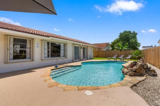 Heated Pool BBQ Spain Villa Near FIU - 9