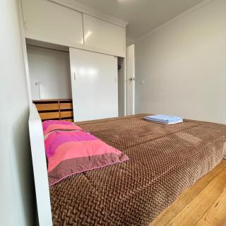 Budget-friendly room near Sunshine Station to CBD - 6