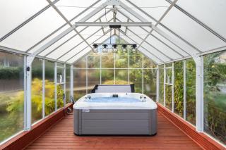 Serene Waterfront Escape w Amazing View & Hot Tub - 6