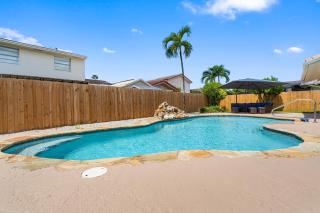 Heated Pool BBQ Spain Villa Near FIU - 1