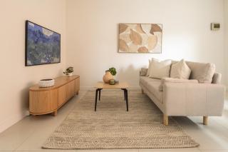 Charming St Kilda Apartment by Beach & Gardens - 6