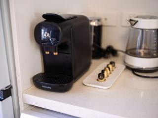 Charming St Kilda Apartment by Beach & Gardens - 2