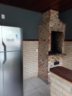 Piscina com churrasqueira - 0