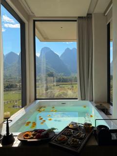 Xiwang Jinlai SOOOAN Hidden Luxury Resort Hotel -Yangshuo Yulong River,Near Bamboo Rafting,Guilin Eternal Emotions Scenic Area,Provide 300 square meters Pool,Private Hot Spring,Welcome Fruit,Afternoon Tea,Night Snack,L'Occit ane Toiletries - 9