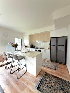 Entire 3BDR Home - 6